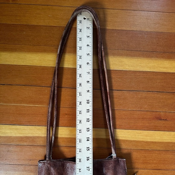 Vintage Leather Shoulder Bag - Picture 6 of 7